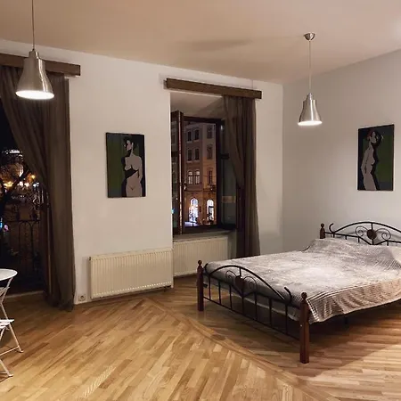 Nexttotower Sq. Rynok 25 Apartment